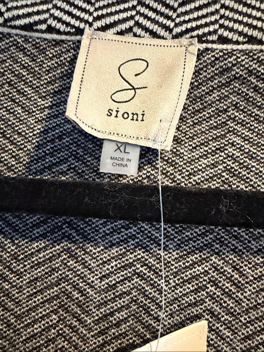 Sioni Black & White Herringbone Single-Button Blazer - Picture 3 of 7
